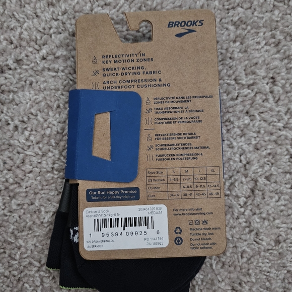 NWT Brooks Unisex Run Past Dark Socks - Picture 3 of 7